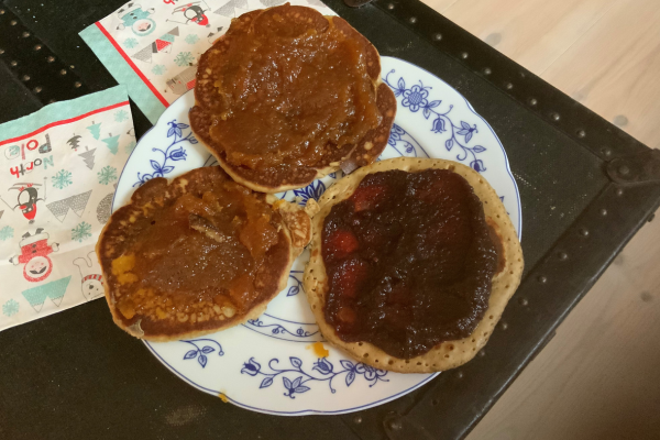 Glutenfri pandekager med appelsinmarmelade